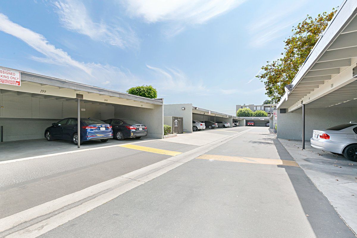 Magnolia Plaza property image of exterior parking