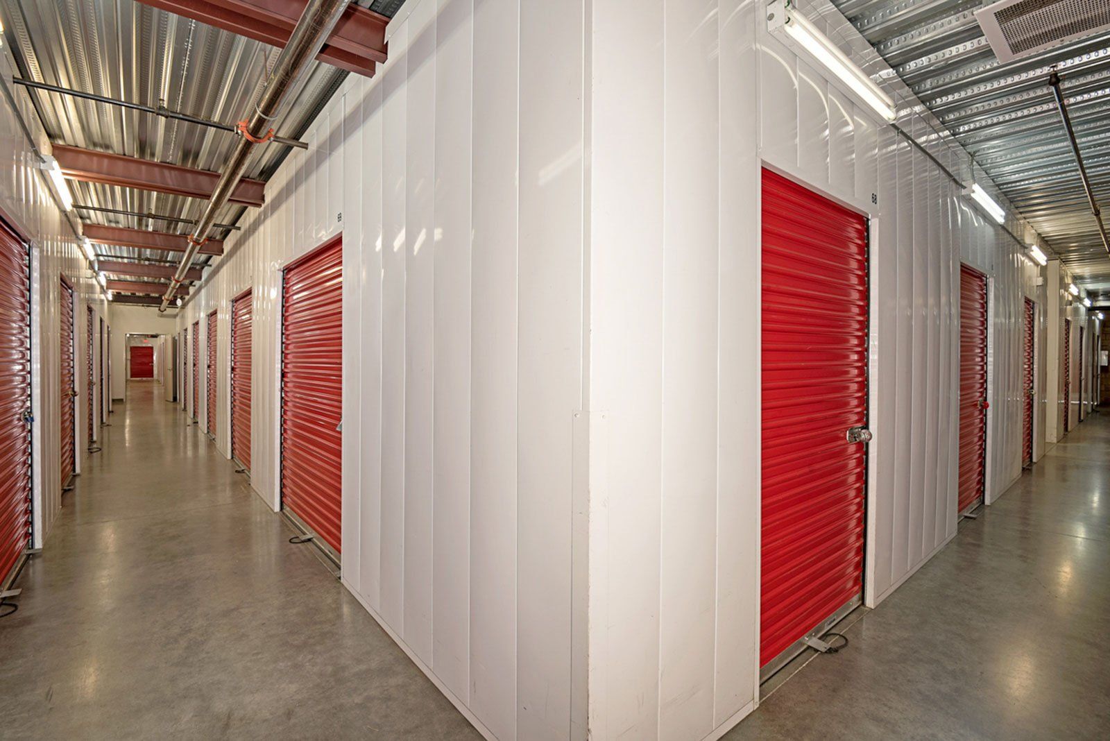 949 Storage Property Detail Image - hallway