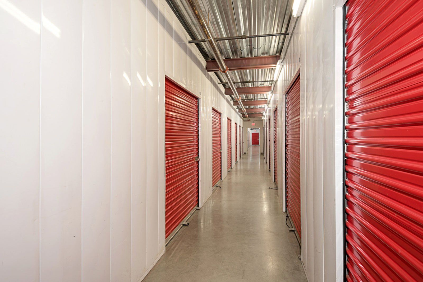 949 Storage Property Detail Image - hallway