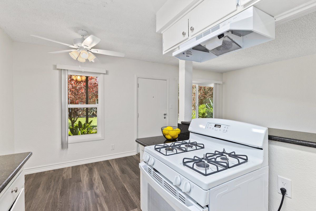 Bay Breeze Villas image of interior kitchen