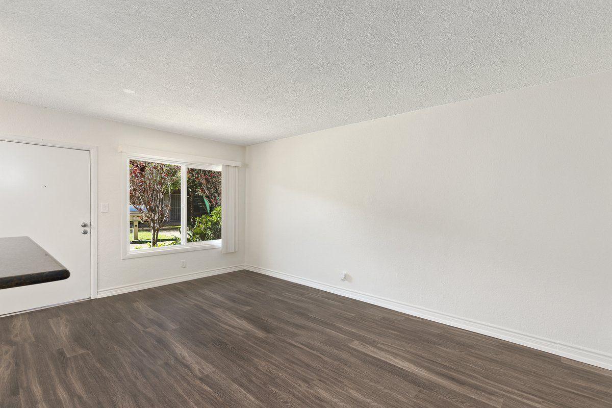 Bay Breeze Villas image of interior dining room