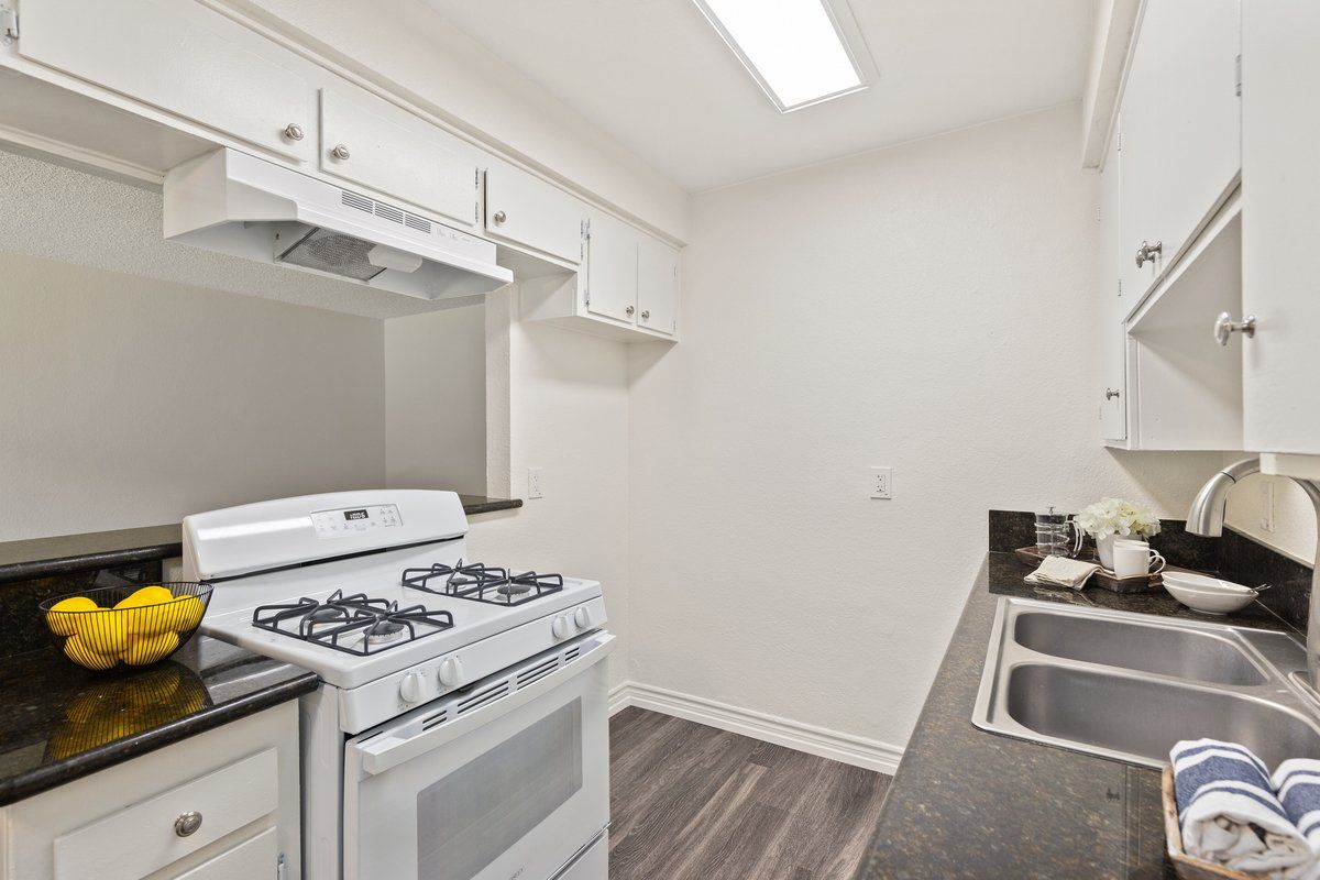 Bay Breeze Villas image of interior kitchen