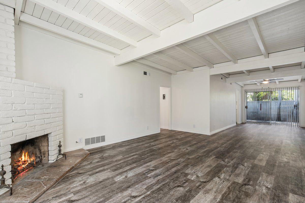Clearbrook Lane property image of interior living room