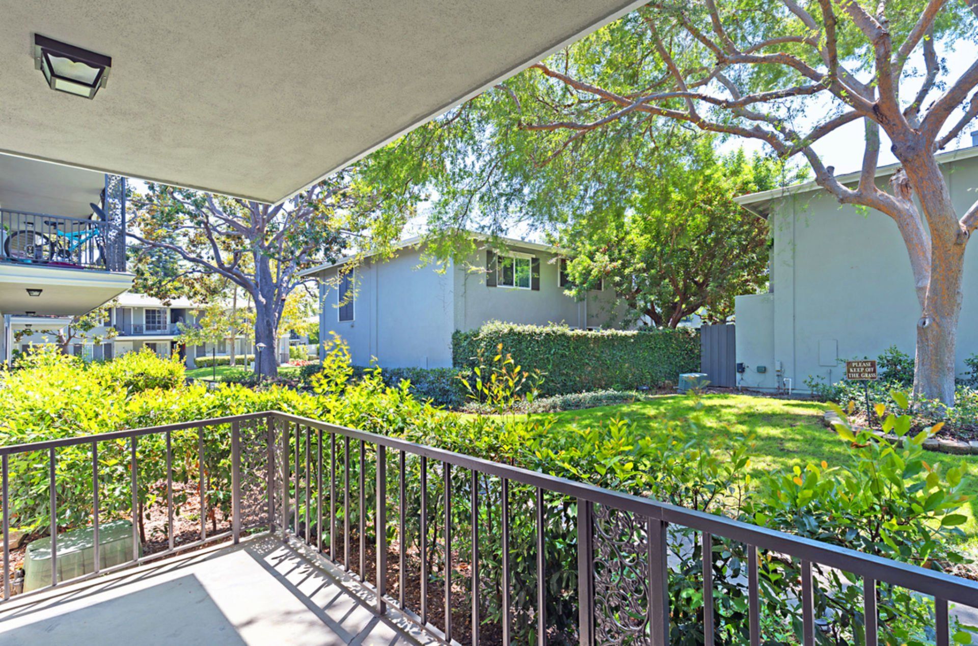 Park Magnolia Apartments Property Image of balcony