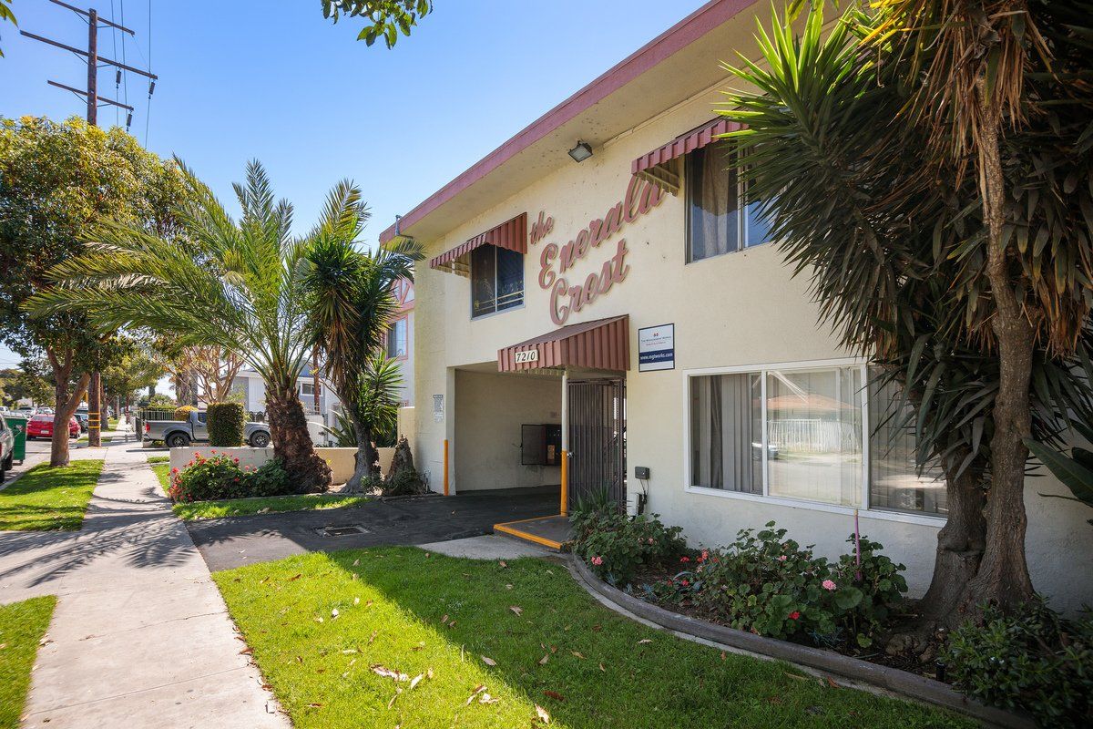 Emerald Crest  Apartment Property Image of exterior