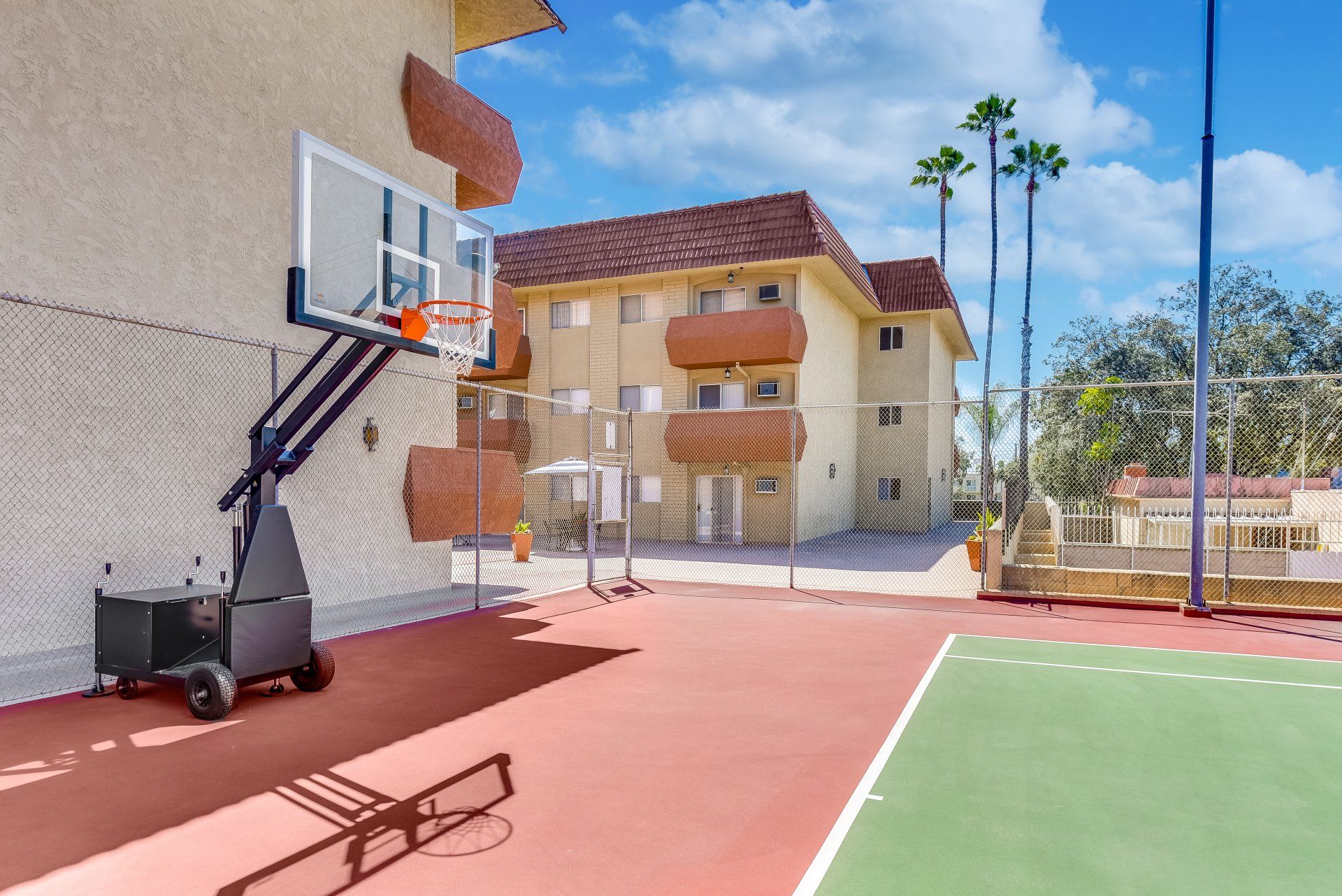 Echo 116 Apartments property image of exterior tennis/basketball courts