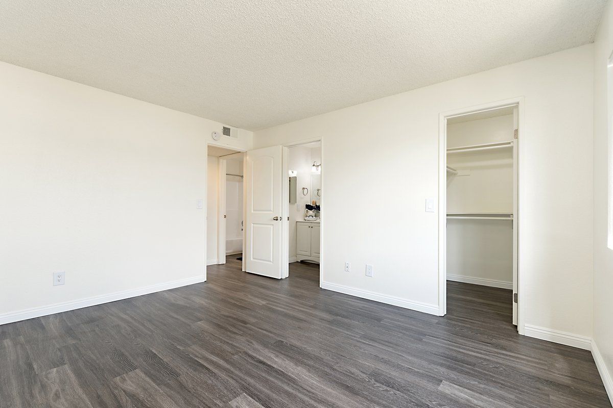 Savanna Villa Apartments property photo of interior dining room