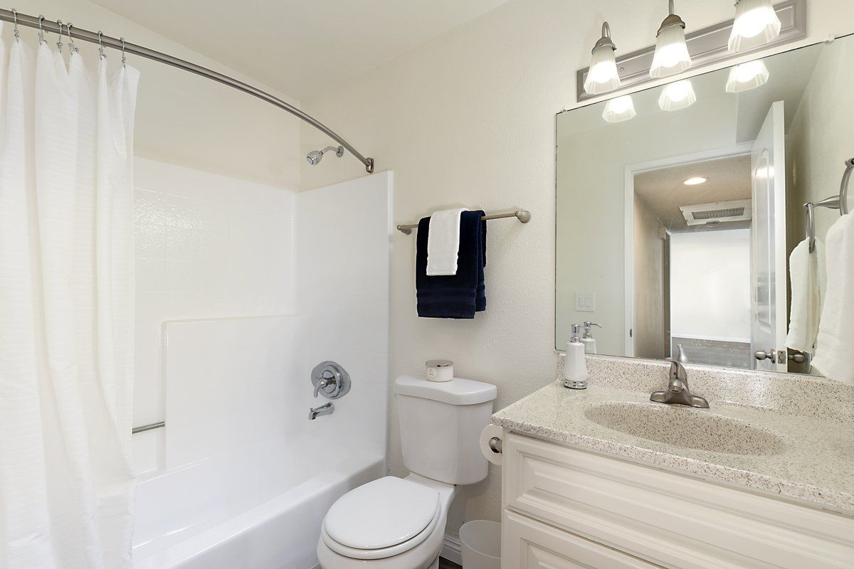 Savanna Villa Apartments property photo of bathroom