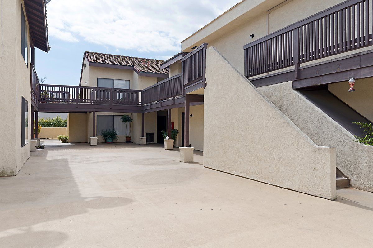 Savanna Villa Apartments property photo of exterior