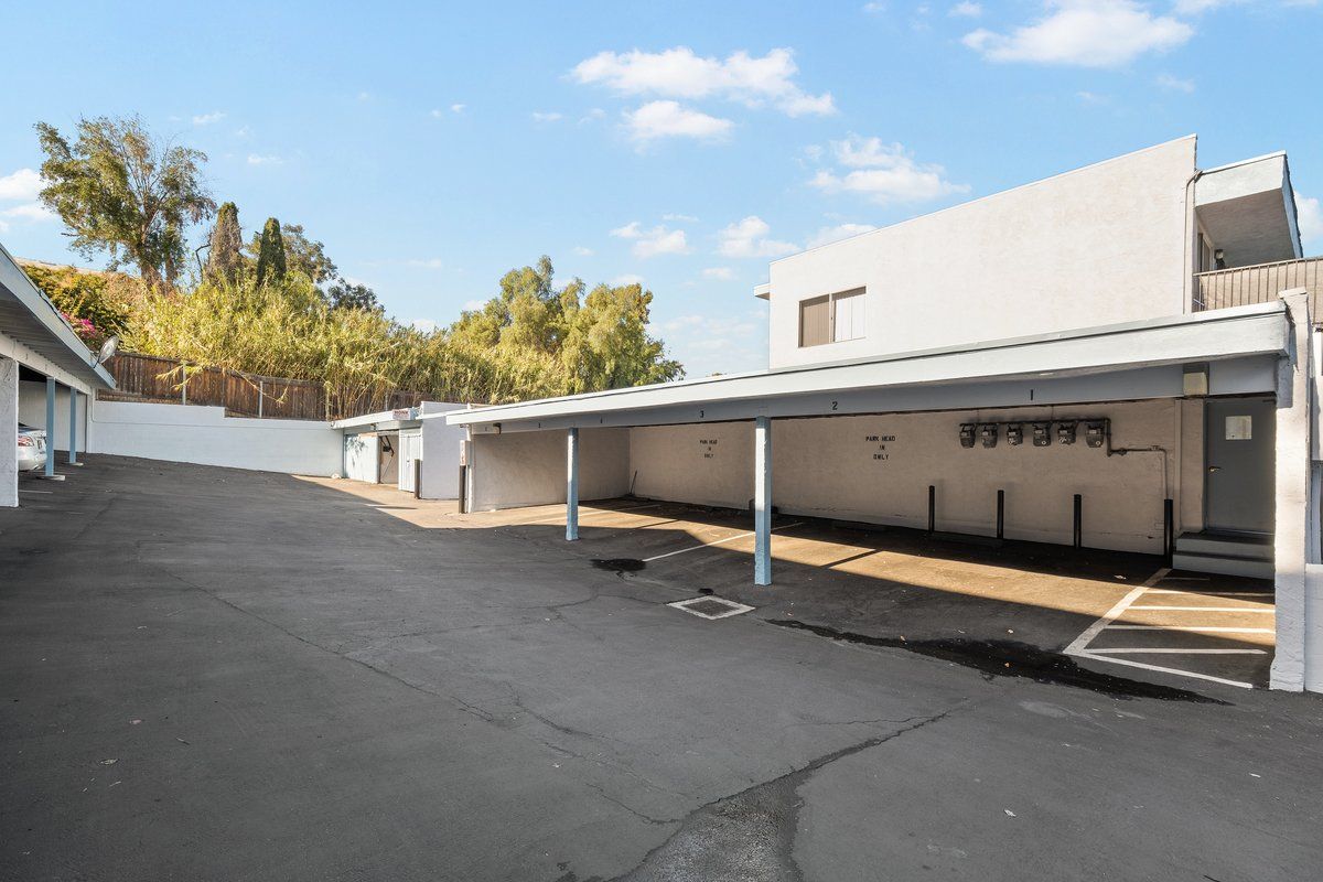 Property image of Villa del Arroyo exterior parking