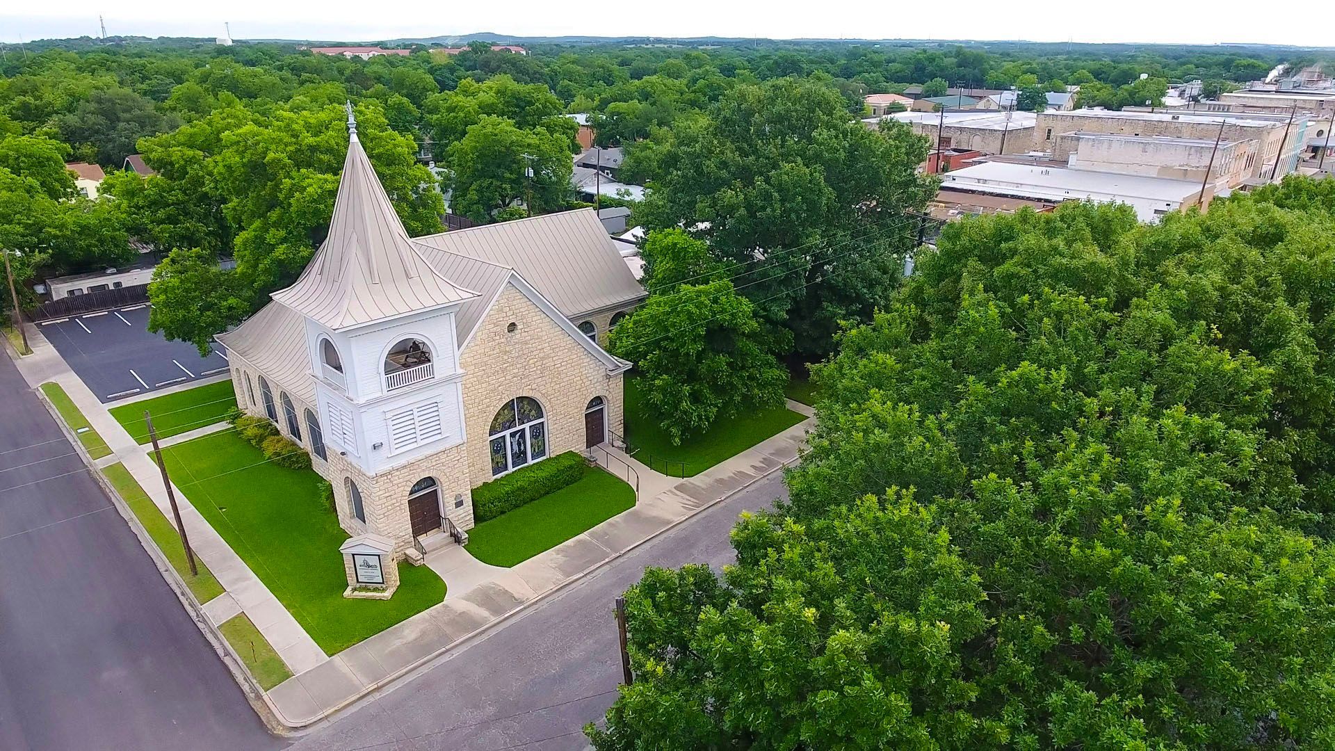 Sneed - Carnley Funeral Chapels Outer Building in Lampasas TX