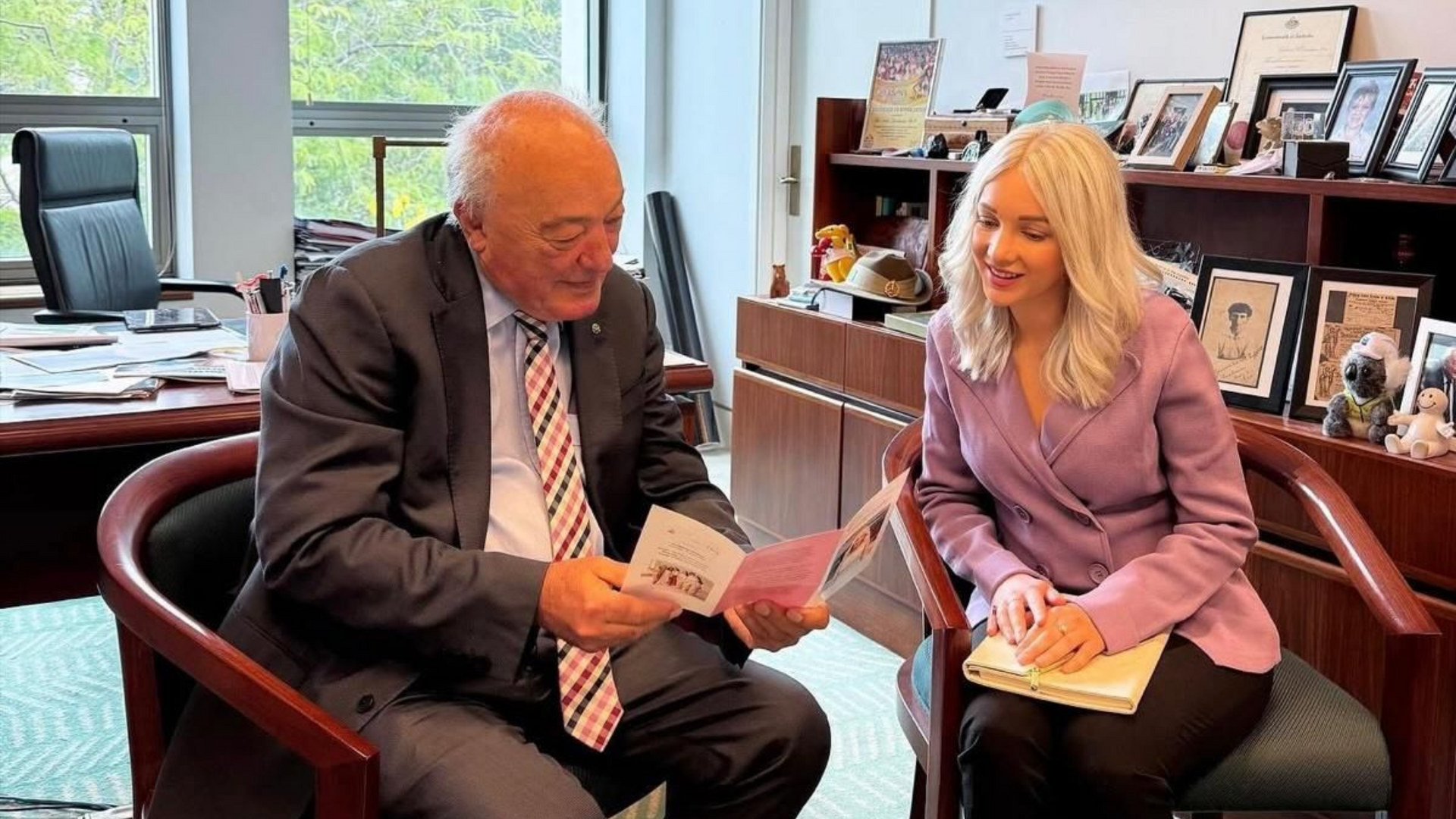Kimberley Caines meets with Dr Mike Freelander in Parliament House.