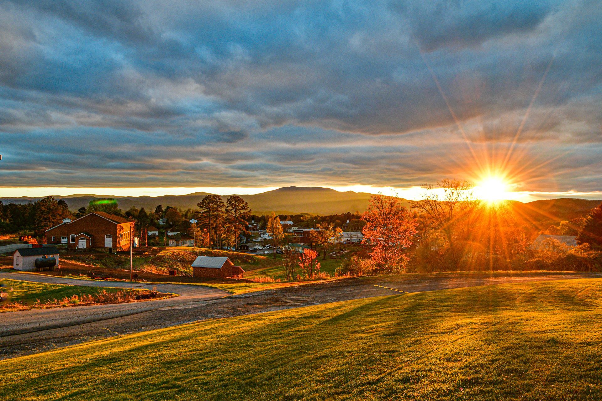 sunset view if the Blue Ridge Mountains of North Georgia