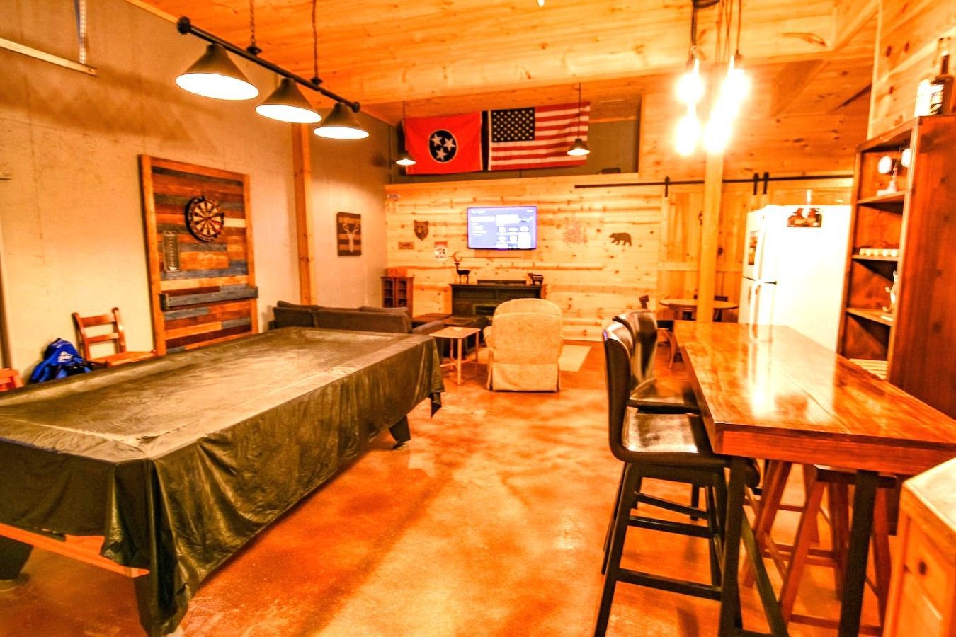 Brew with a View is a luxury vacation cabin rental in Ducktown TN which is close to the Ocoee river and 15 minutes from Blue Ridge GA