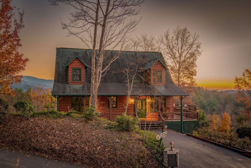 Image of one of our pet friendly cabins called Dream Catcher in Blue Ridge GA