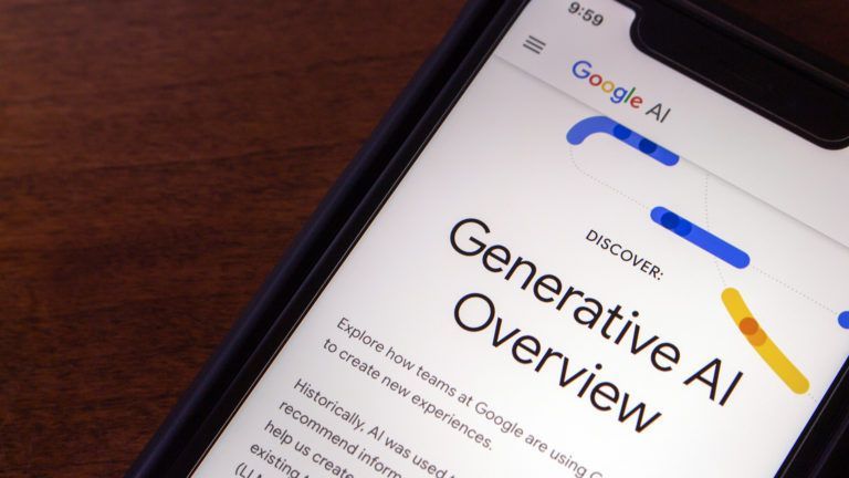 Tela de smartphone exibindo informações sobre Inteligência Artificial Generativa, representando inovação tecnológica no ambiente corporativo.