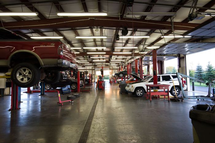 Inside Shop | GT Tire & Automotive