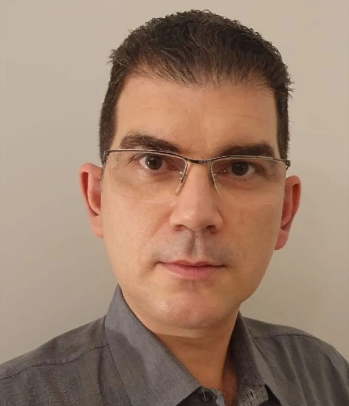 João Felipe Zanatta
Graduado em Administração de Empresas pela Pontifícia Universidade Católica do Rio de Janeiro – PUC/RJ. Graduando em Psicologia pela Universidade Veiga de Almeida – RJ.
Atualmente atua como Diretor Administrativo do Instituto de Terapia Cognitivo-Comportamental do Rio de Janeiro – InTCC-RIO.