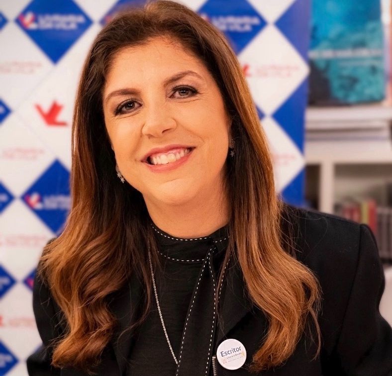 Mãe dos amados Mariana e Vitor. Psicóloga clínica e educacional há 32 anos atuando no atendimento de crianças, adolescentes, adultos e orientação de famílias. Especialista em orientação familiar e processos psicoterapêuticos, terapia cognitivo-comportamental, distúrbios de aprendizagem e mediação de conflitos. Responsável pelo curso de Orientação Familiar. Coordenadora do curso de especialização em Orientação familiar e Educação parental no InTCC Rio. Idealizadora de jogos e materiais terapêuticos: Prumo das emoções, Coleção Feelings, Dinâmica e comunicação familiar, Luva 5 AS; Jogo da coragem e confiança e Eu sou, eu posso ser… editora Arte em Livros, Caixinha da Amizade editora Matrix. Autora do Baralho Animação, Corujas em ação e dos livros Autoestima de A a Z e Superando os medos de A a Z, Jogo e recurso terapêutico mais sobre minha história, da editora Literare Books. Coordenadora da trilogia de livros Orientação Familiar 1,2 e 3 organizadora em parceria com a editora Literare Books do 1°, 2° E 3° Congresso de Orientação Familiar.