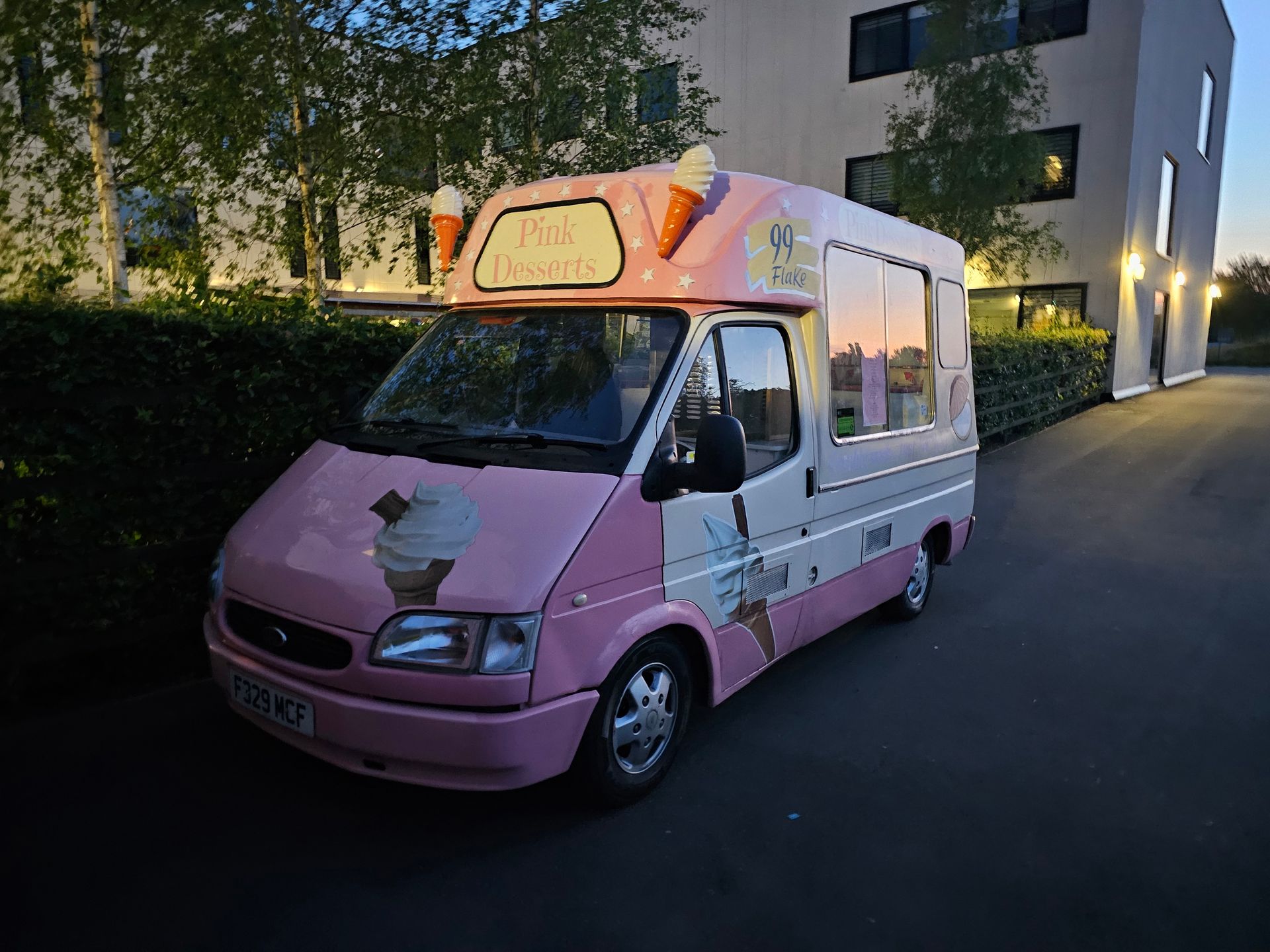 The Hungry Plaice - Vintage Fish & Chip Van Hire- Vintage Ice Cream Van Hire - Event Catering