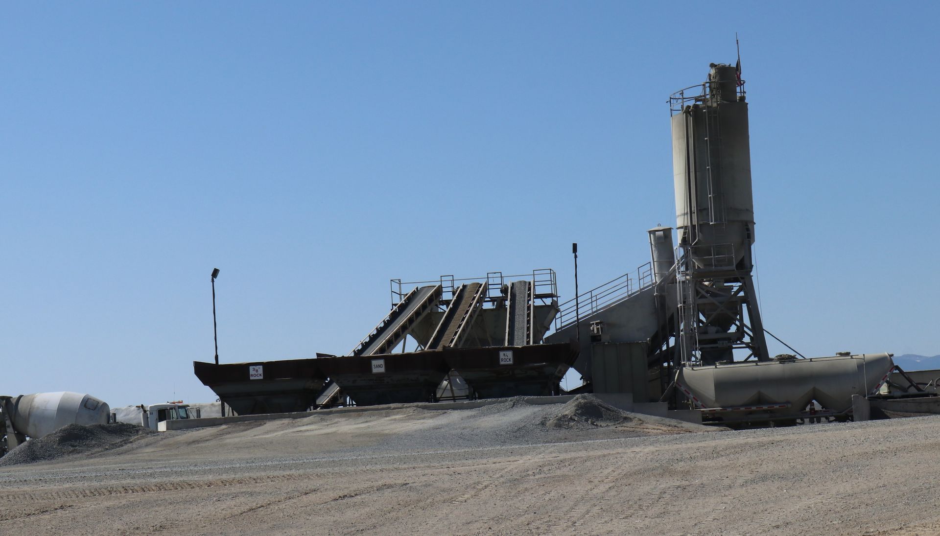 A large concrete mixer in yerington nevada