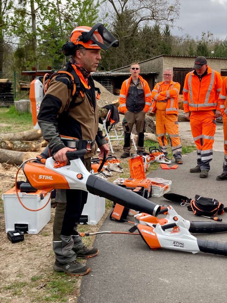 Kommunaltechnik von Poppenberg Gartentechnik Bruchmühle