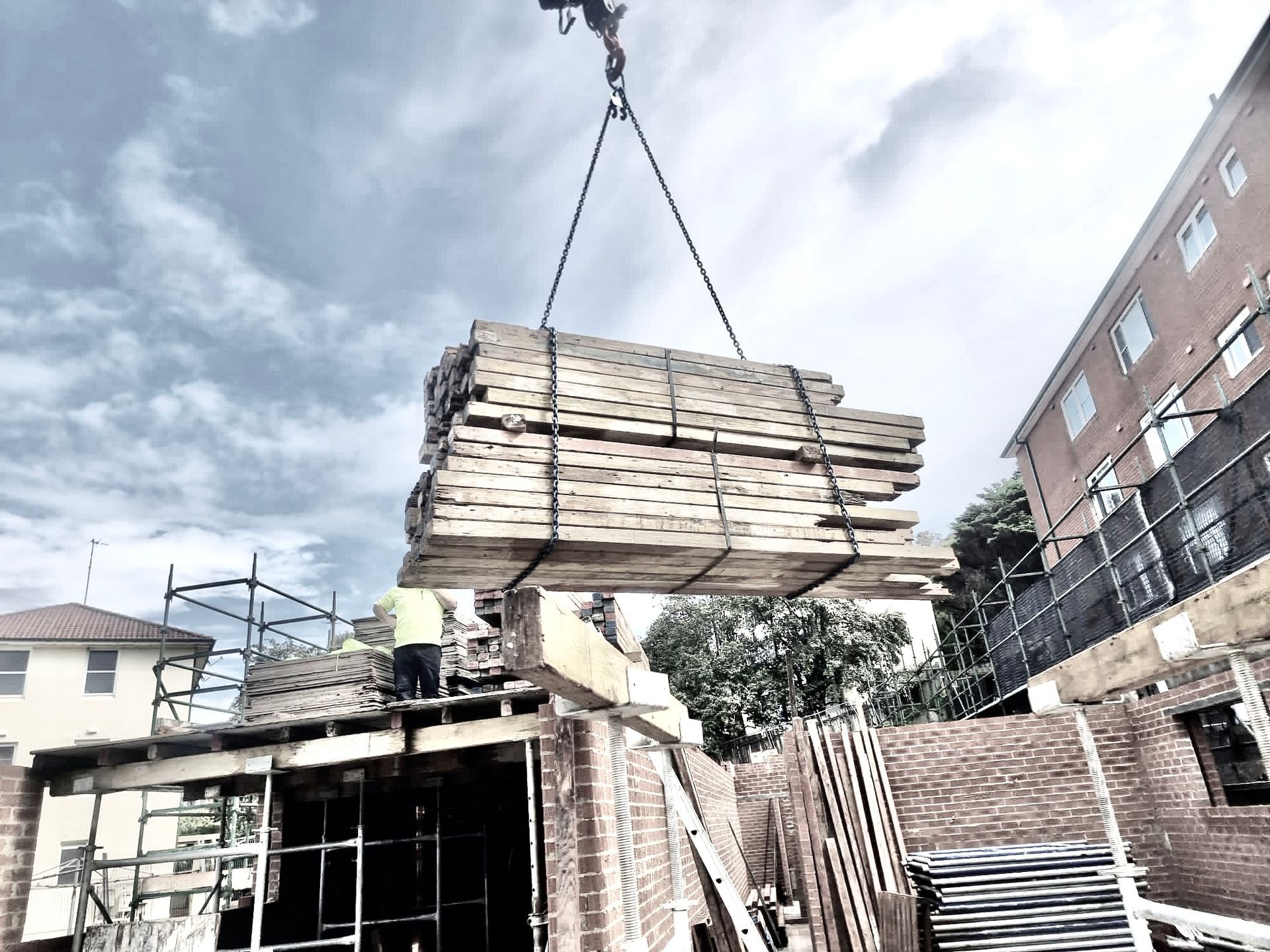 Old Wood Lift — Sydney, NSW — Level8 Cranes