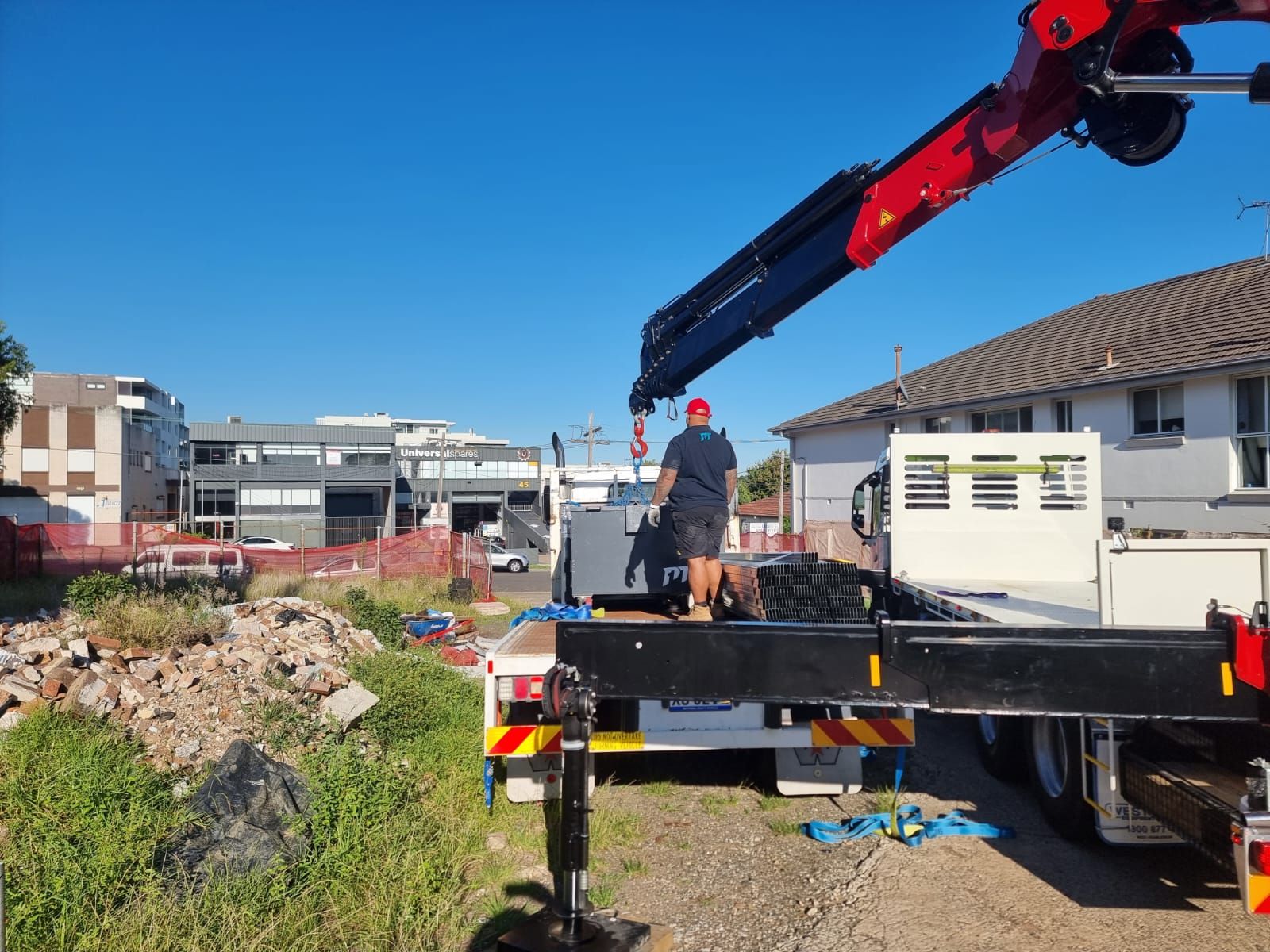 Preparing to Lift — Sydney, NSW — Level8 Cranes