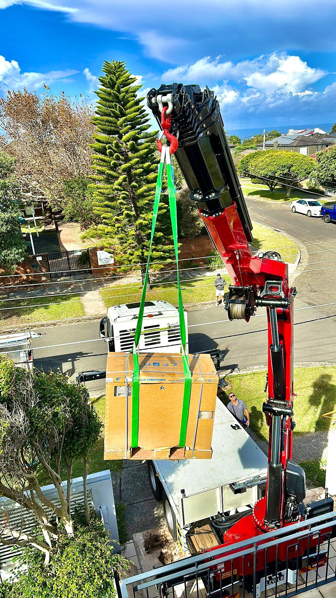 Close Up on Lifting — Sydney, NSW — Level8 Cranes