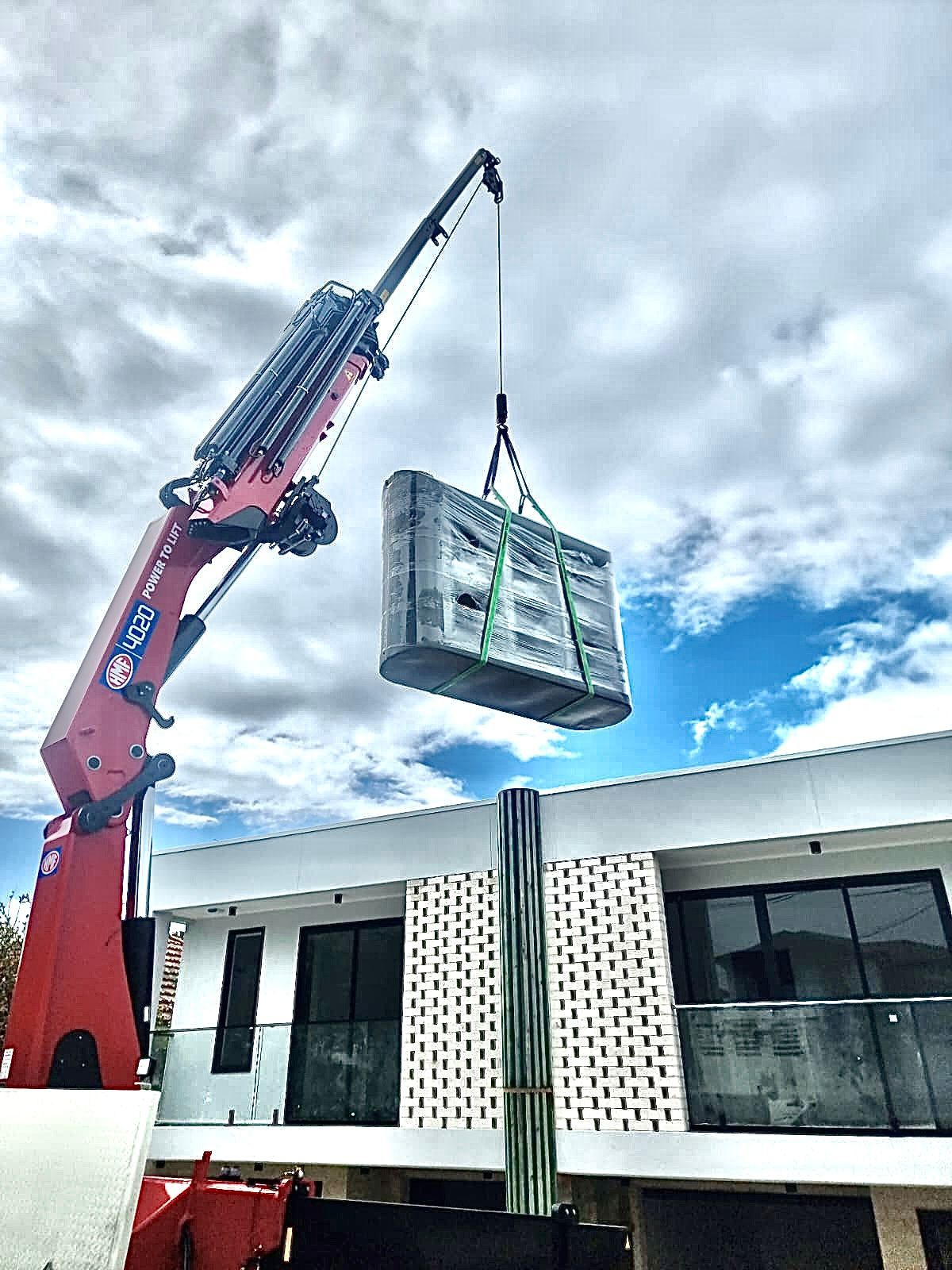 Lifting Tank — Sydney, NSW — Level8 Cranes