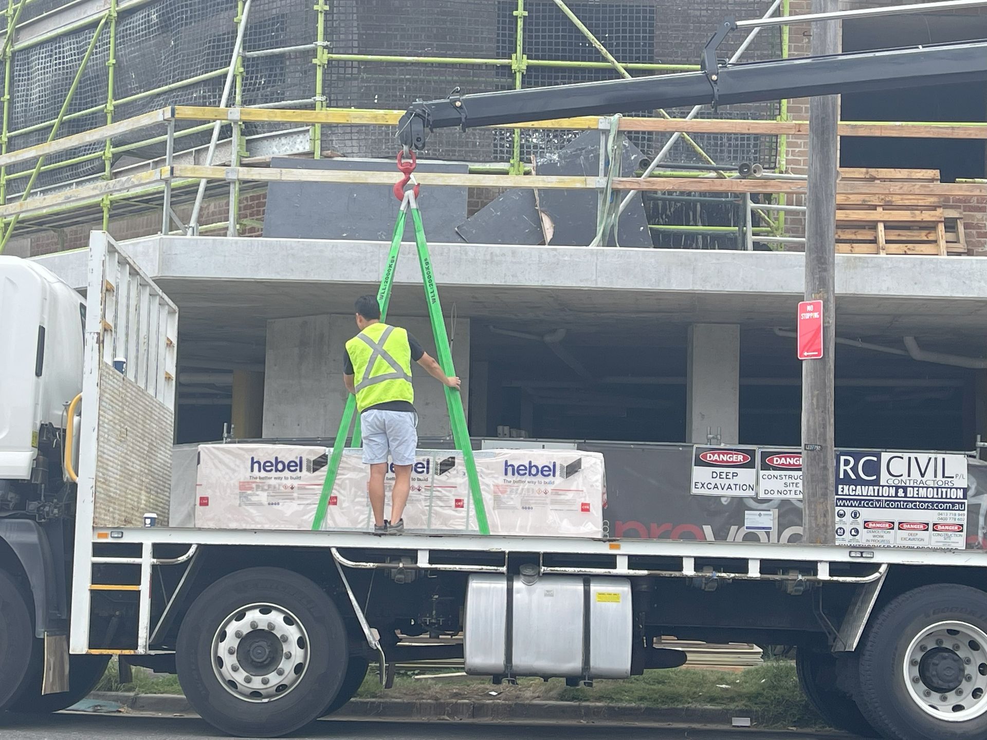 Hebel Lifting — Sydney, NSW — Level8 Cranes