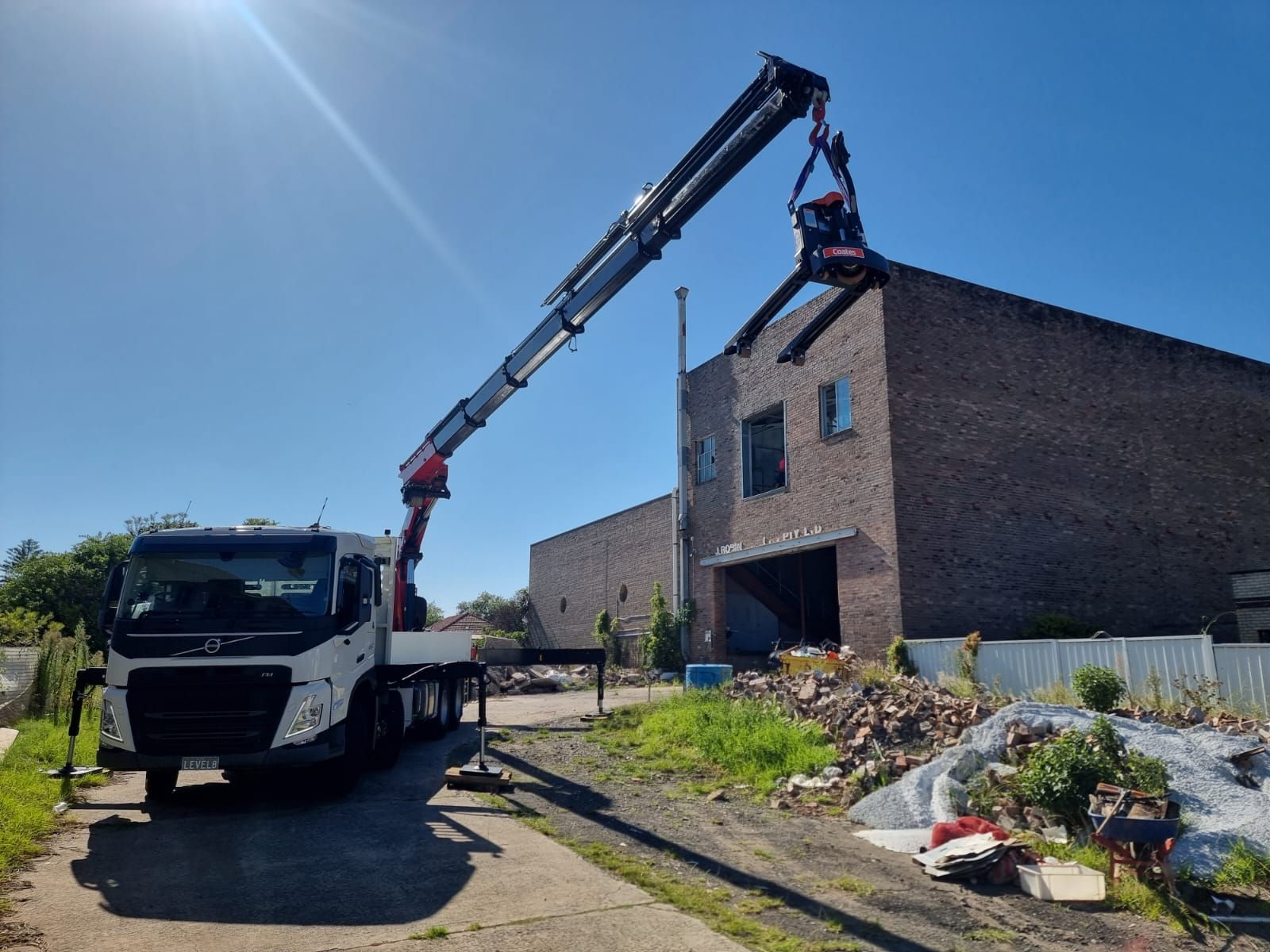 Custom Lifting — Sydney, NSW — Level8 Cranes