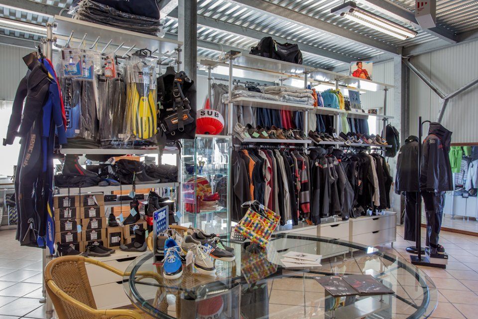 vendita di abbigliamento per velisti