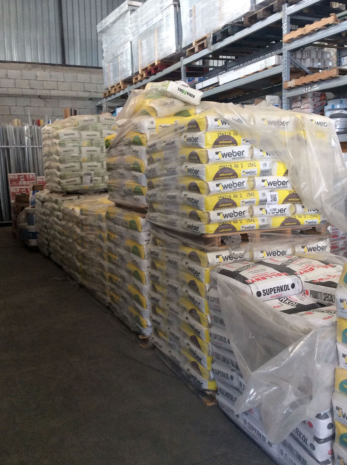 Prodotti per l'edilizia pronti per la vendita