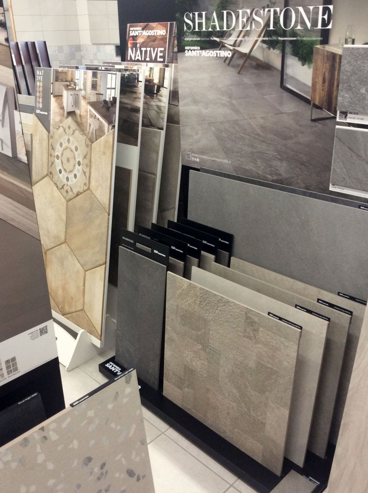 Selezione di rivestimenti e pavimentazioni