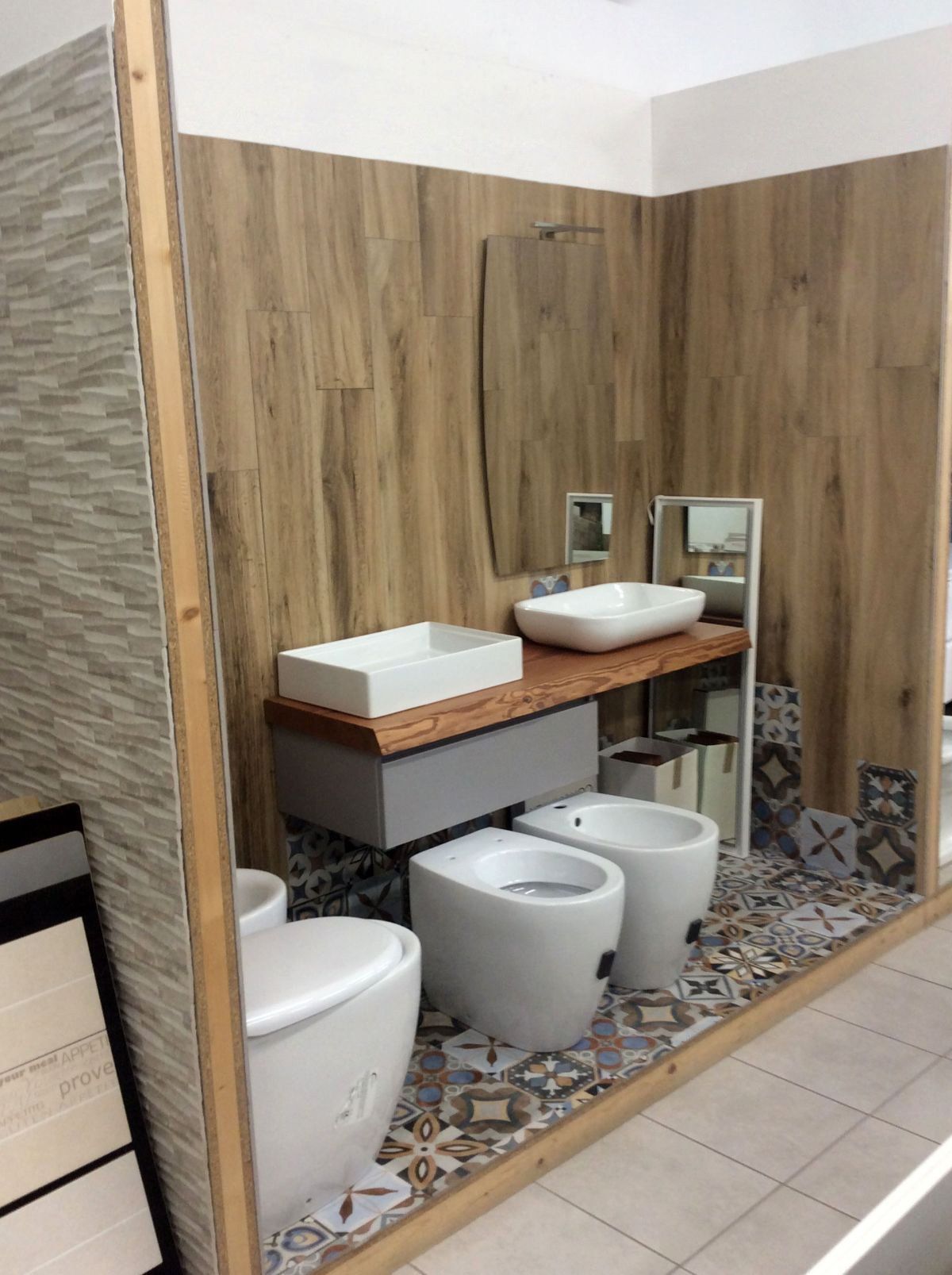 Diversi tipi di sanitari in design