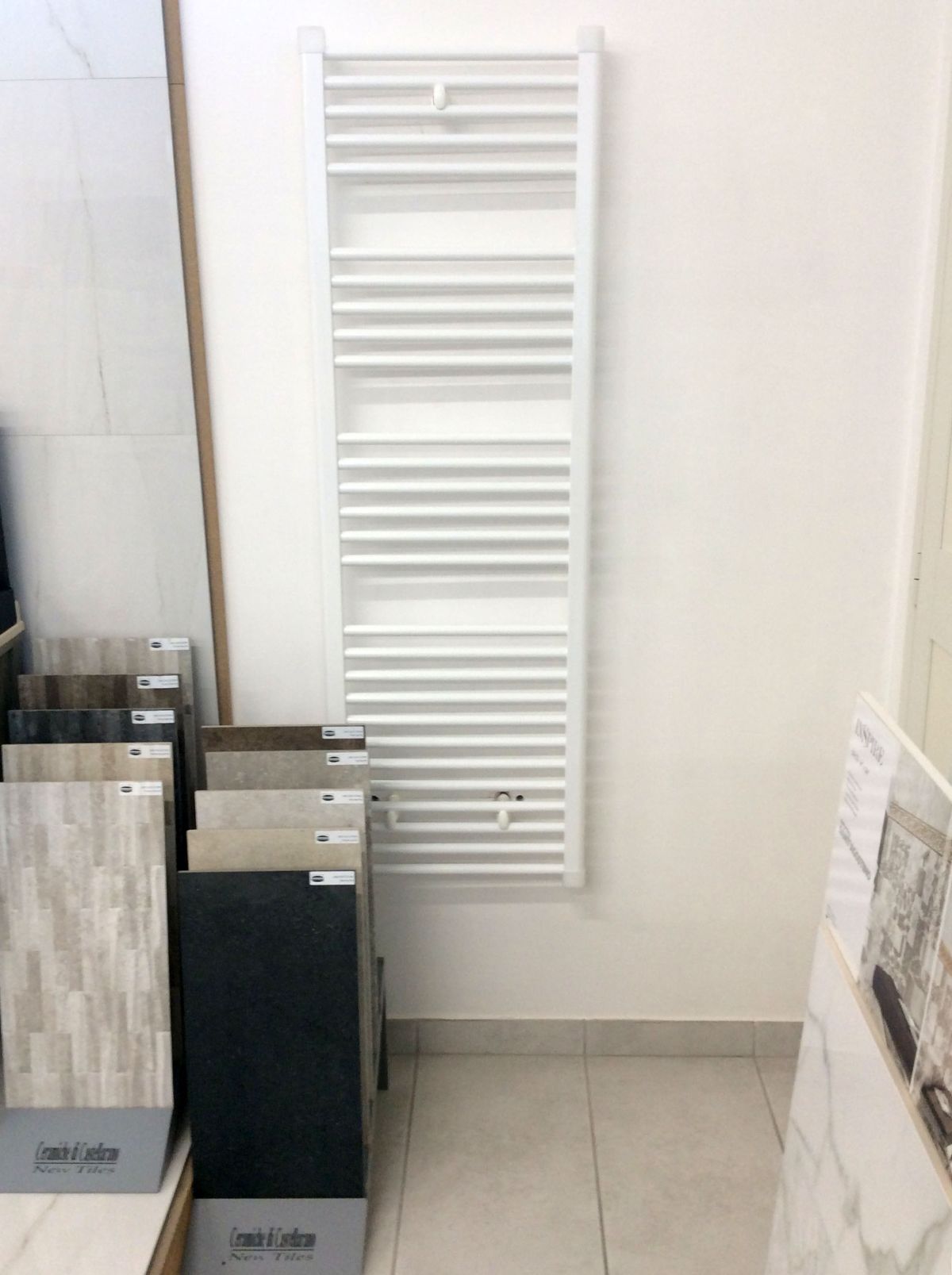 Campionario di rivestimenti per pareti