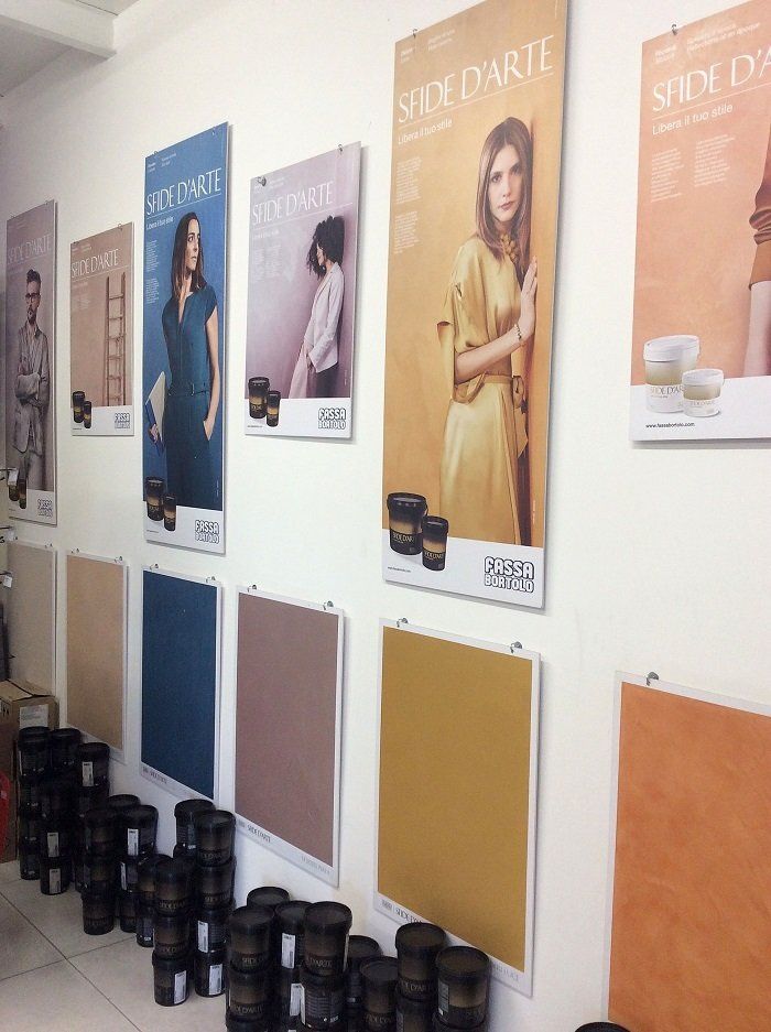 Campionario di vernici per pareti interne