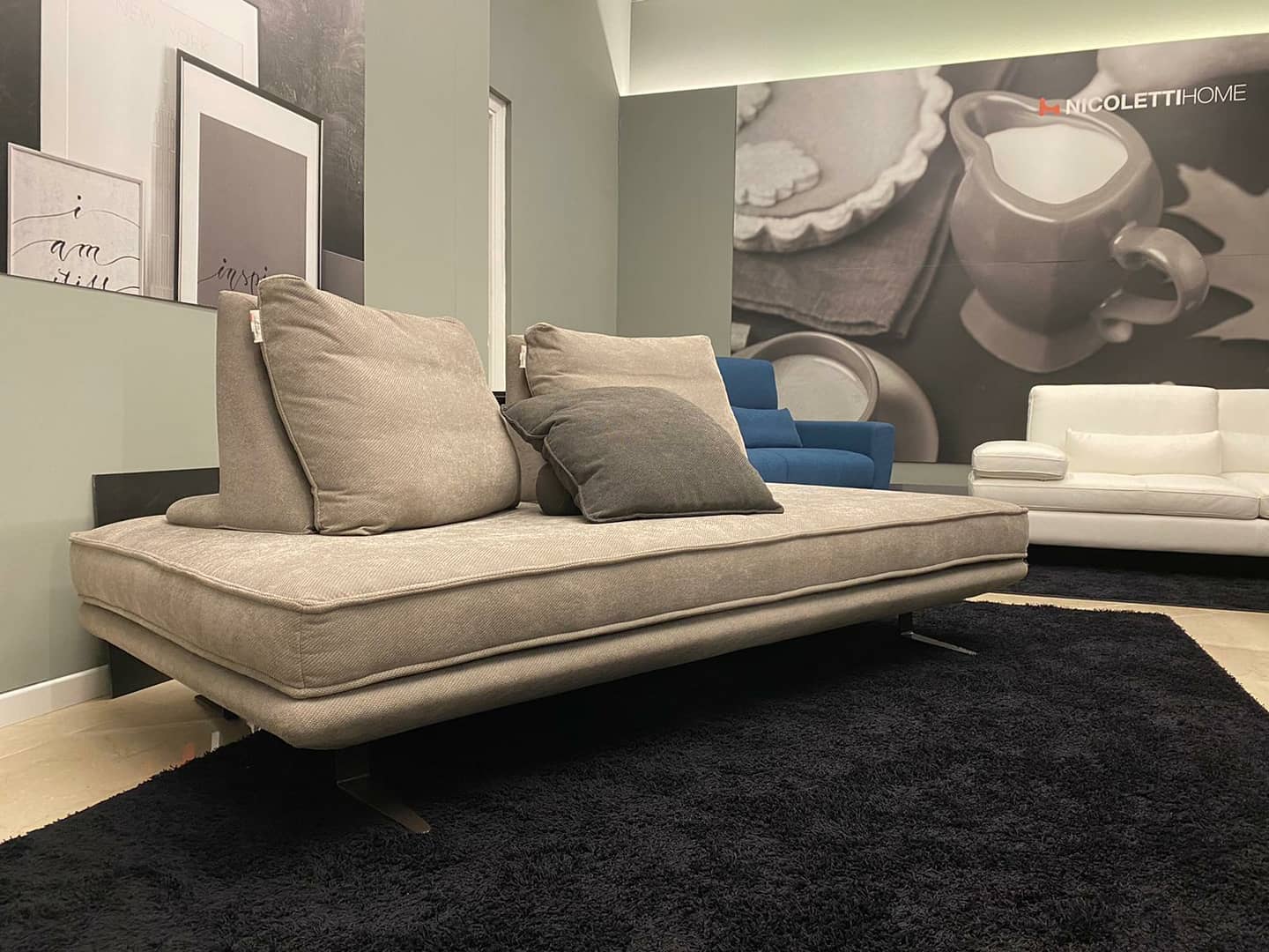 divano con ampia seduta