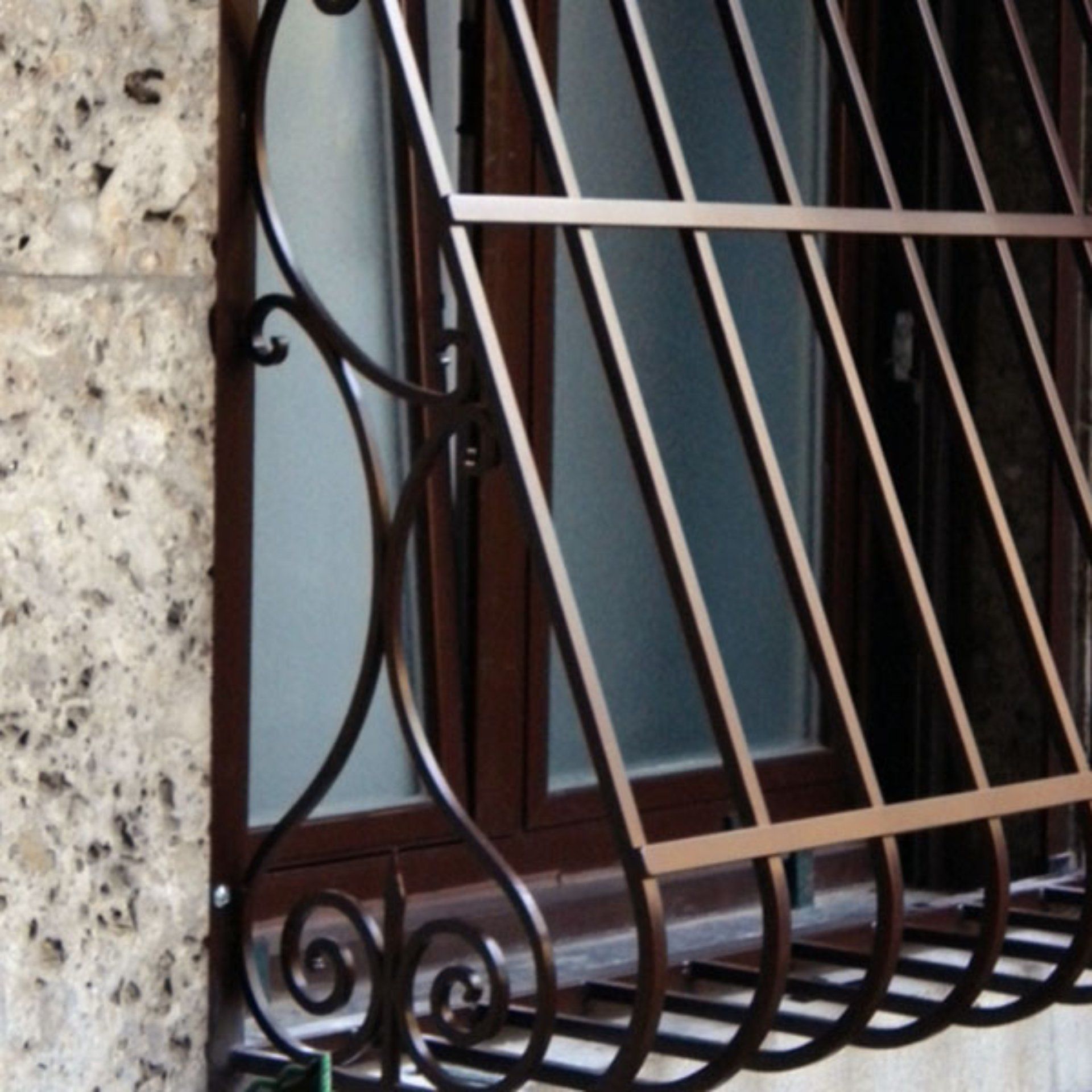 grata di sicurezza in ferro battuto