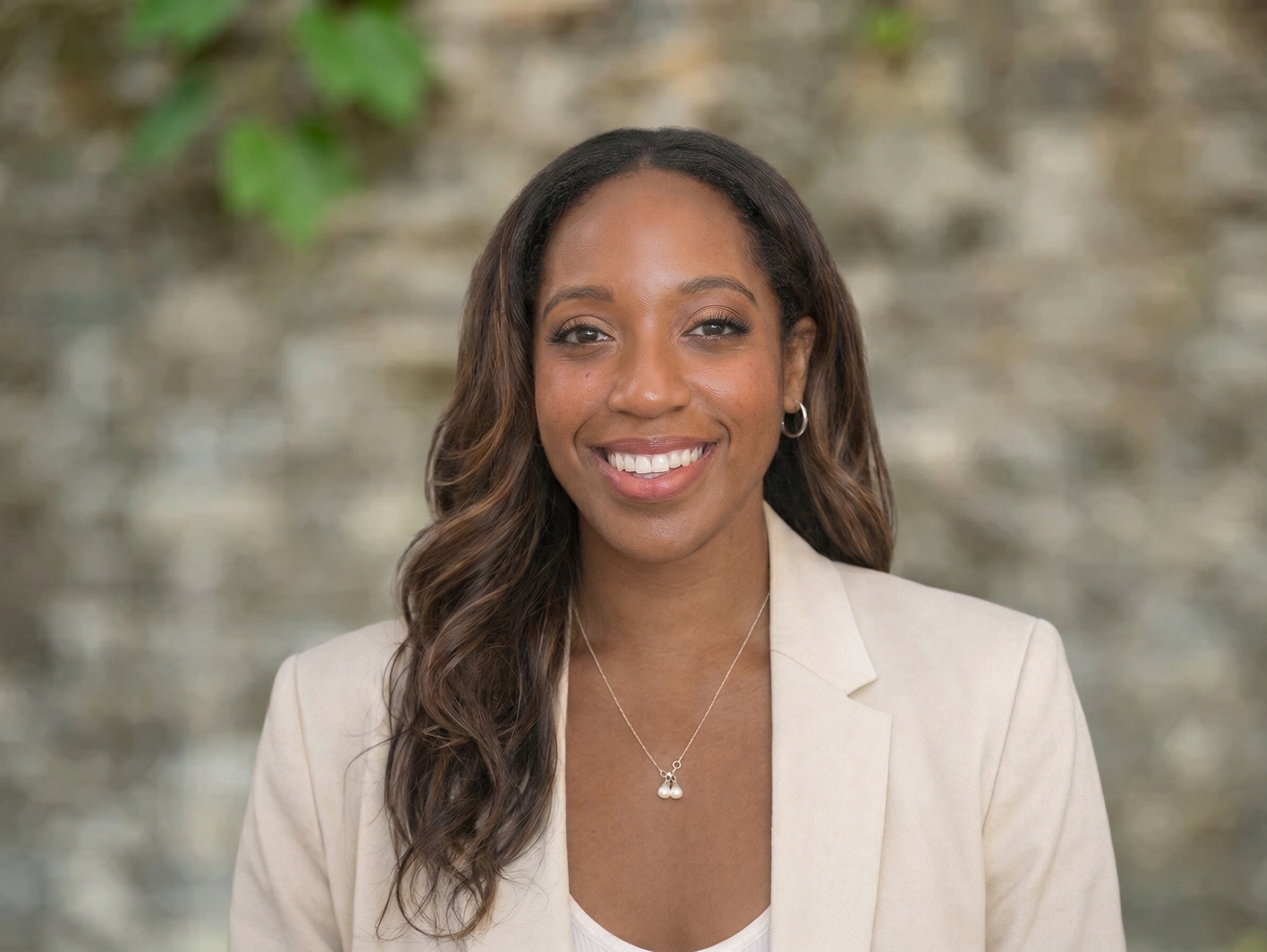 leah@danielravenel.com