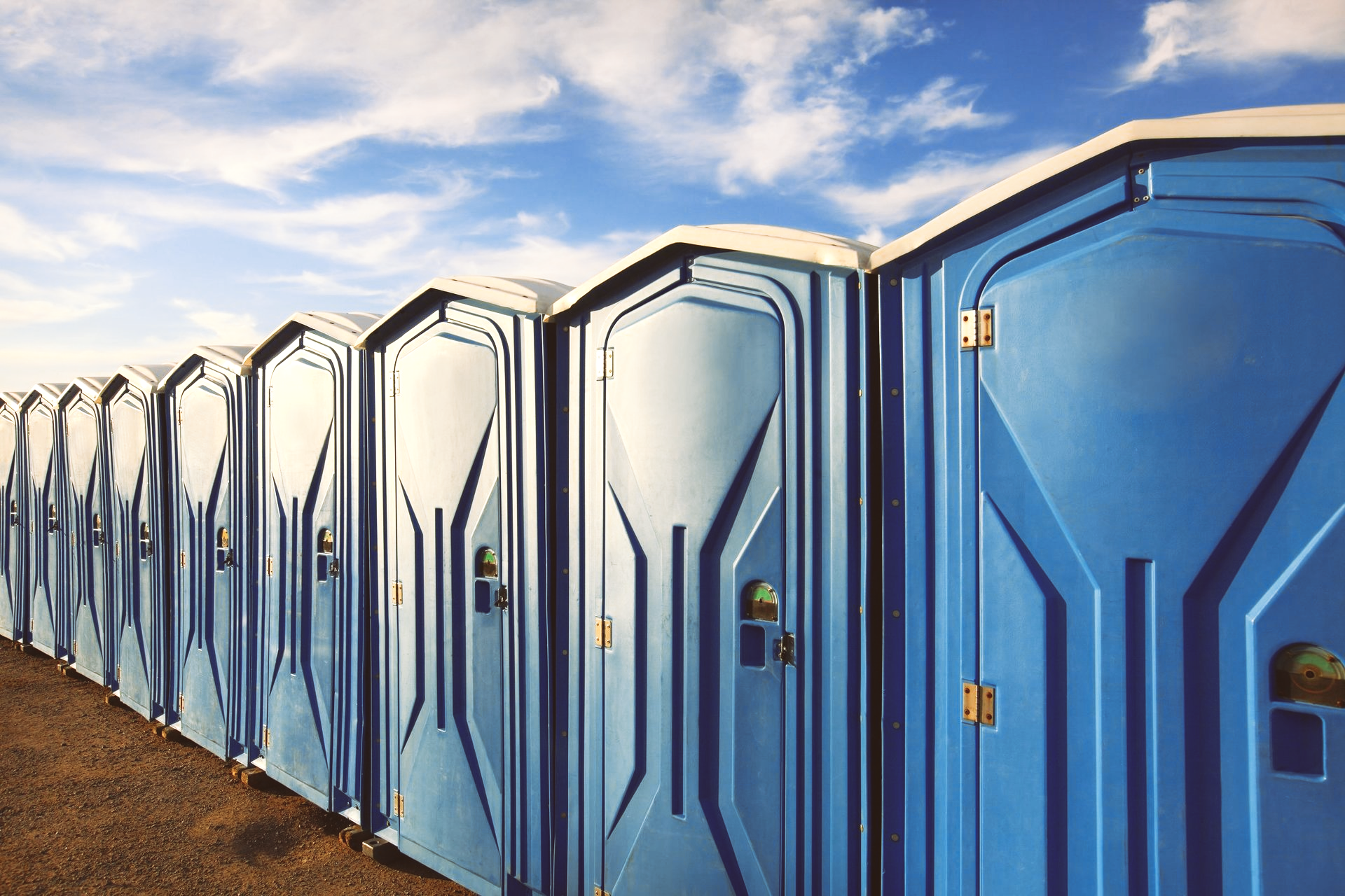 multiple porta potty rentals in a line in Spring Lake, NC