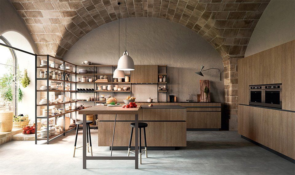 Cucina con scaffali aperti