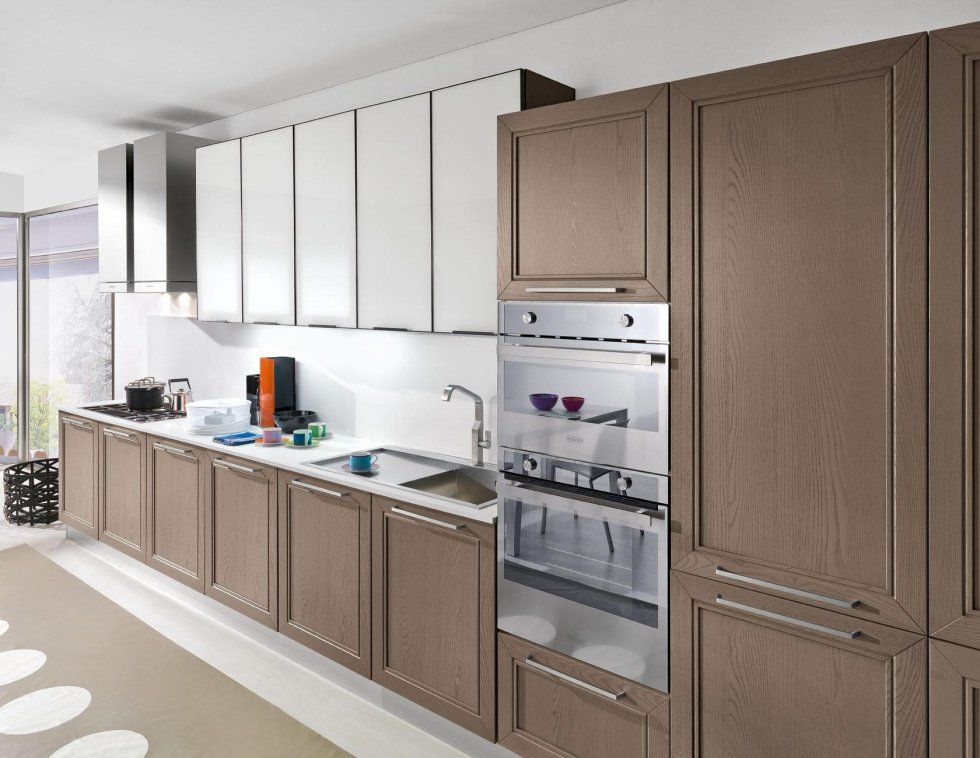 Cucina con mobili di due colori