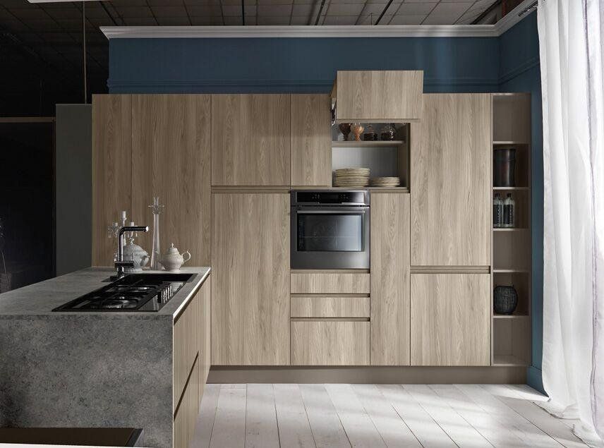 Cucina classica con mobili in legno