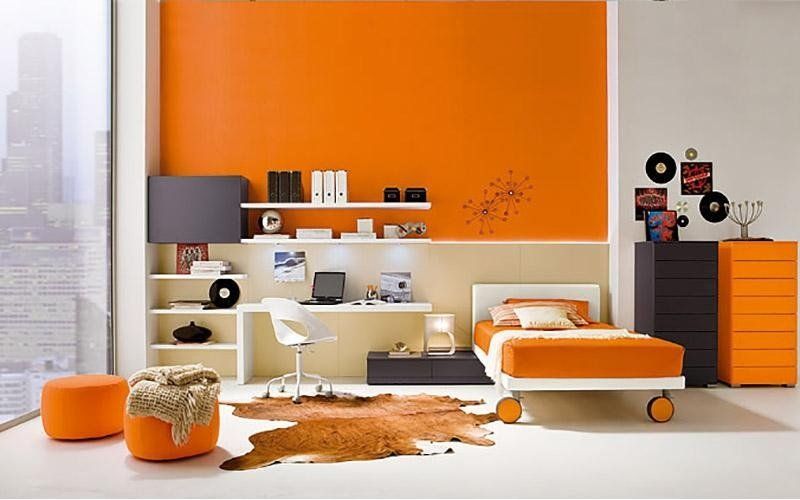 cameretta in tonalità arancio