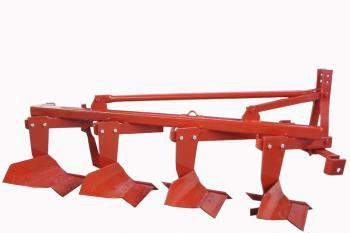 Four-plow plows with direct attachment for tractors from 30 to 100 HP