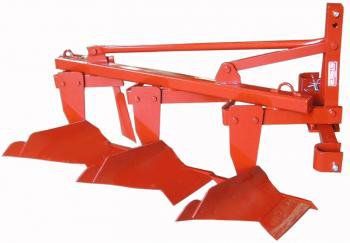 Four-plow plows with direct attachment for tractors from 30 to 100 HP