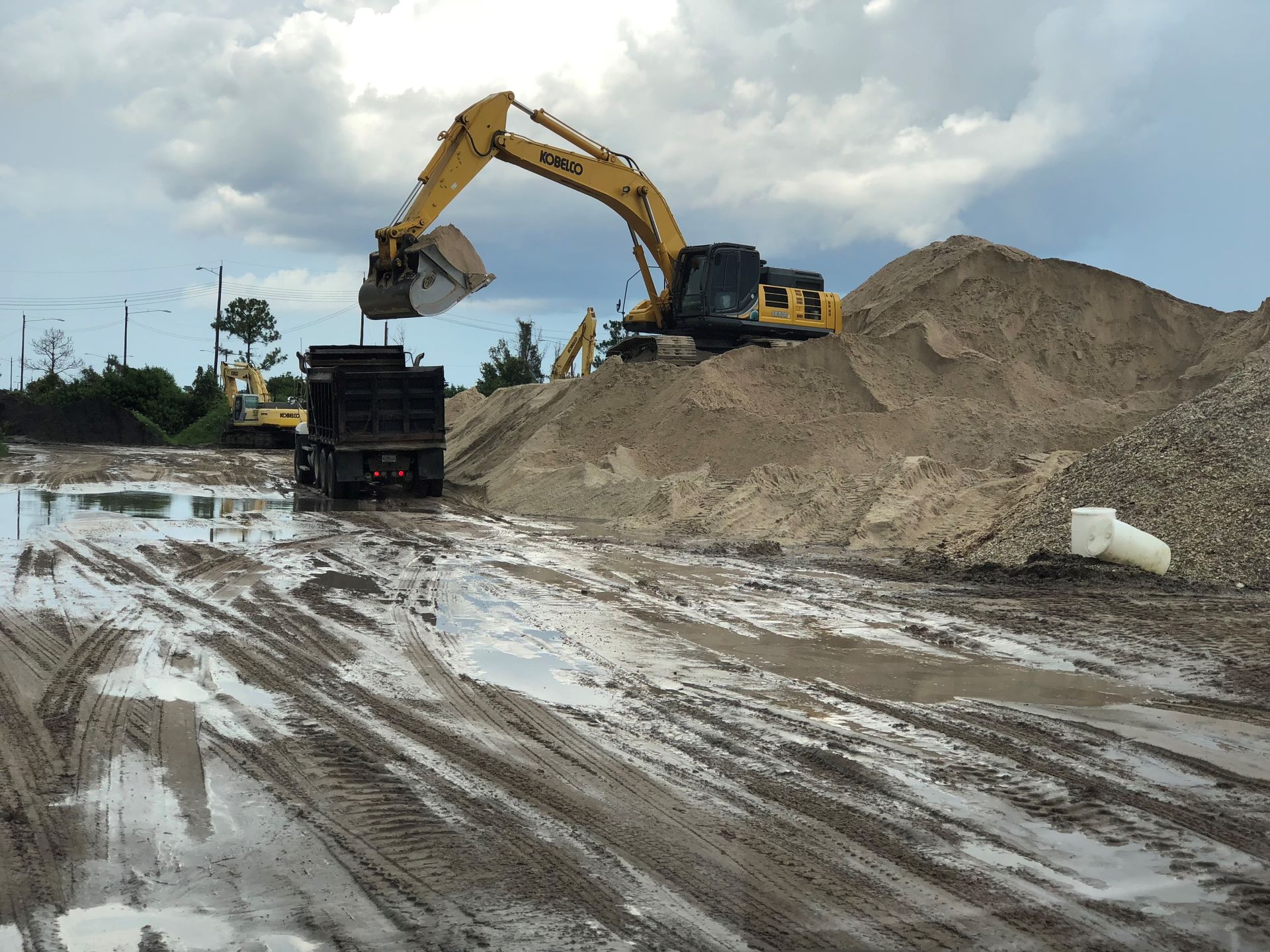 Pile Of Gravel And Sand — Rockledge, FL — Central Sand Inc.