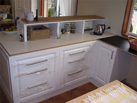 white kitchen drawers